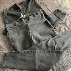 Jennifer Lopez jeggings size 10 to pair